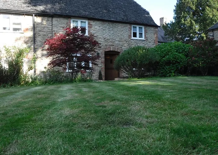 2 Vicarage Lane