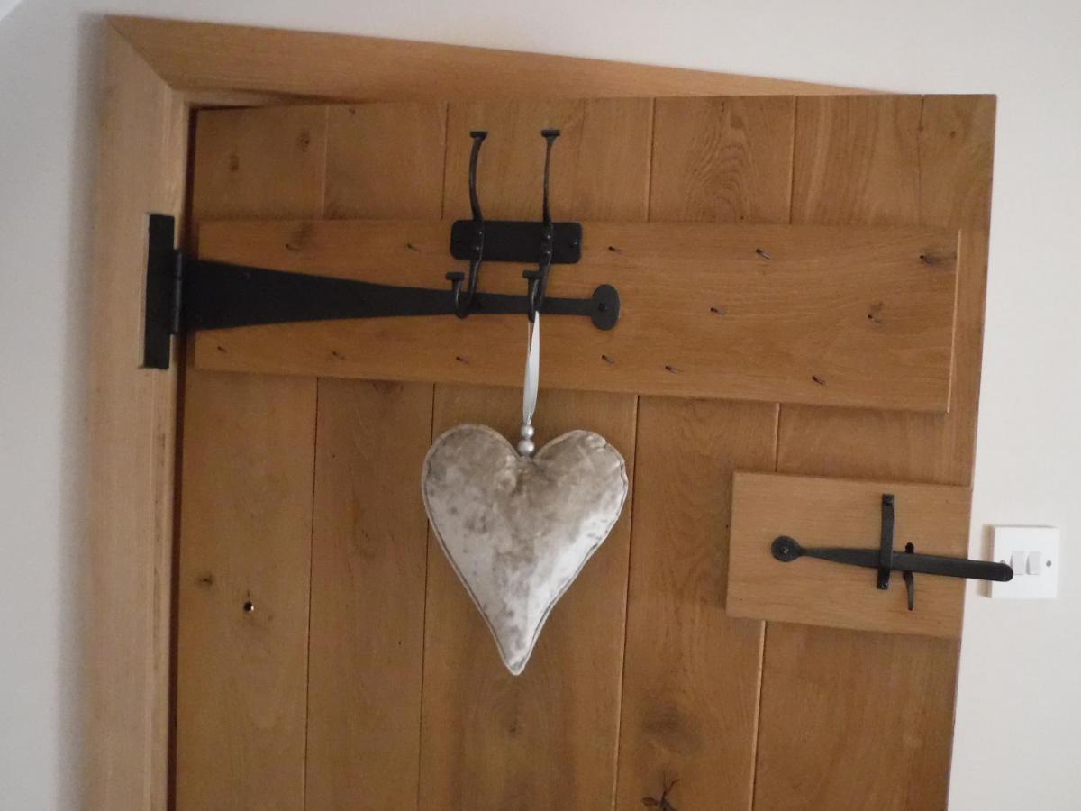 2 Vicarage Lane *
