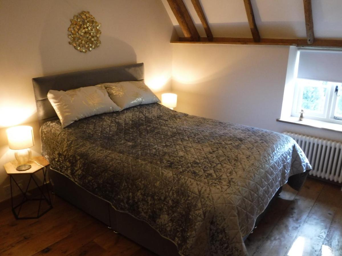 2 Vicarage Lane